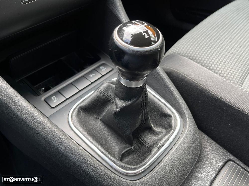 VW Golf 1.6 TDi Confortline - 30