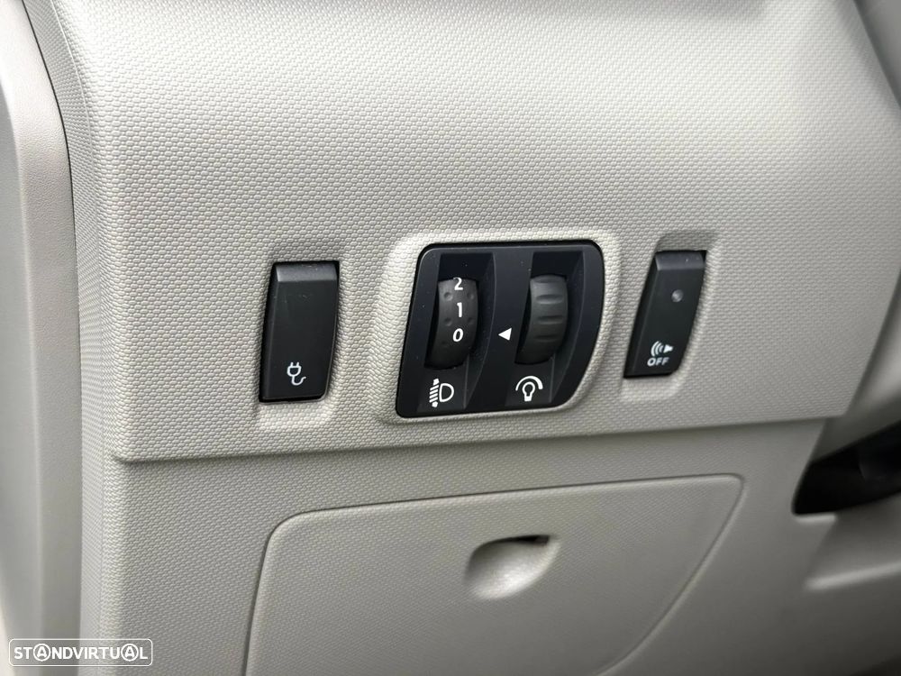 Renault Zoe (c/ Bateria) 41 kwh Intens - 23
