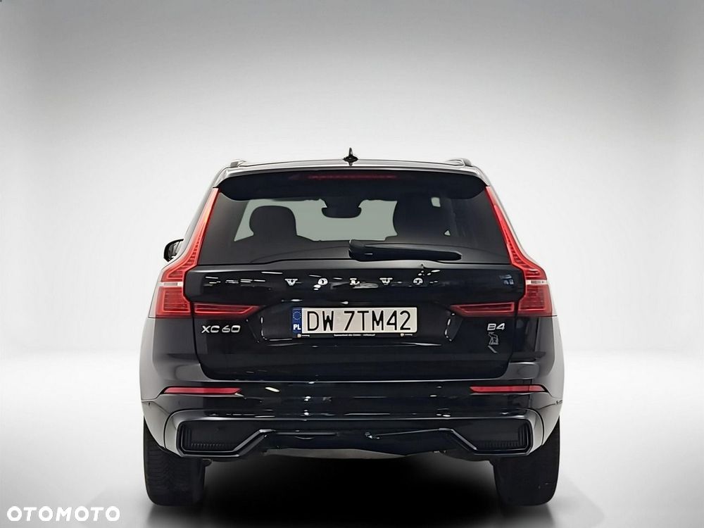 Volvo XC 60 B4 B Plus Dark - 4