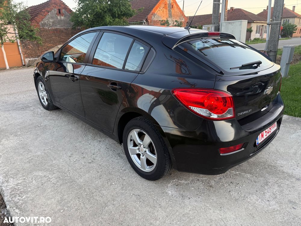 Chevrolet Cruze 1.8 LT - 3