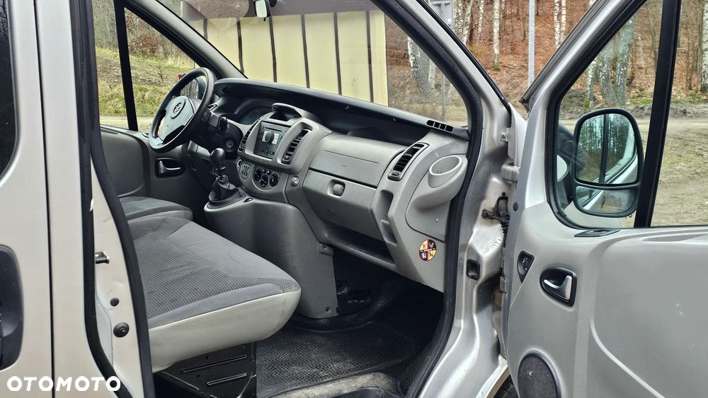 Opel Vivaro - 11