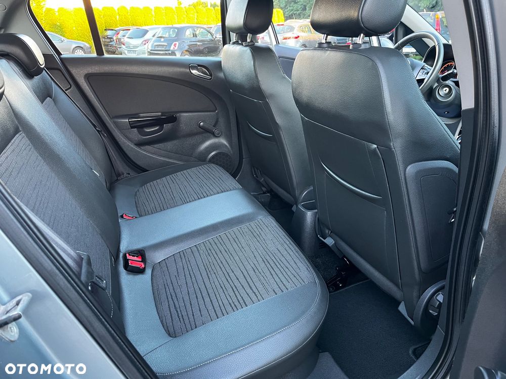 Opel Corsa 1.2 16V Cosmo - 20