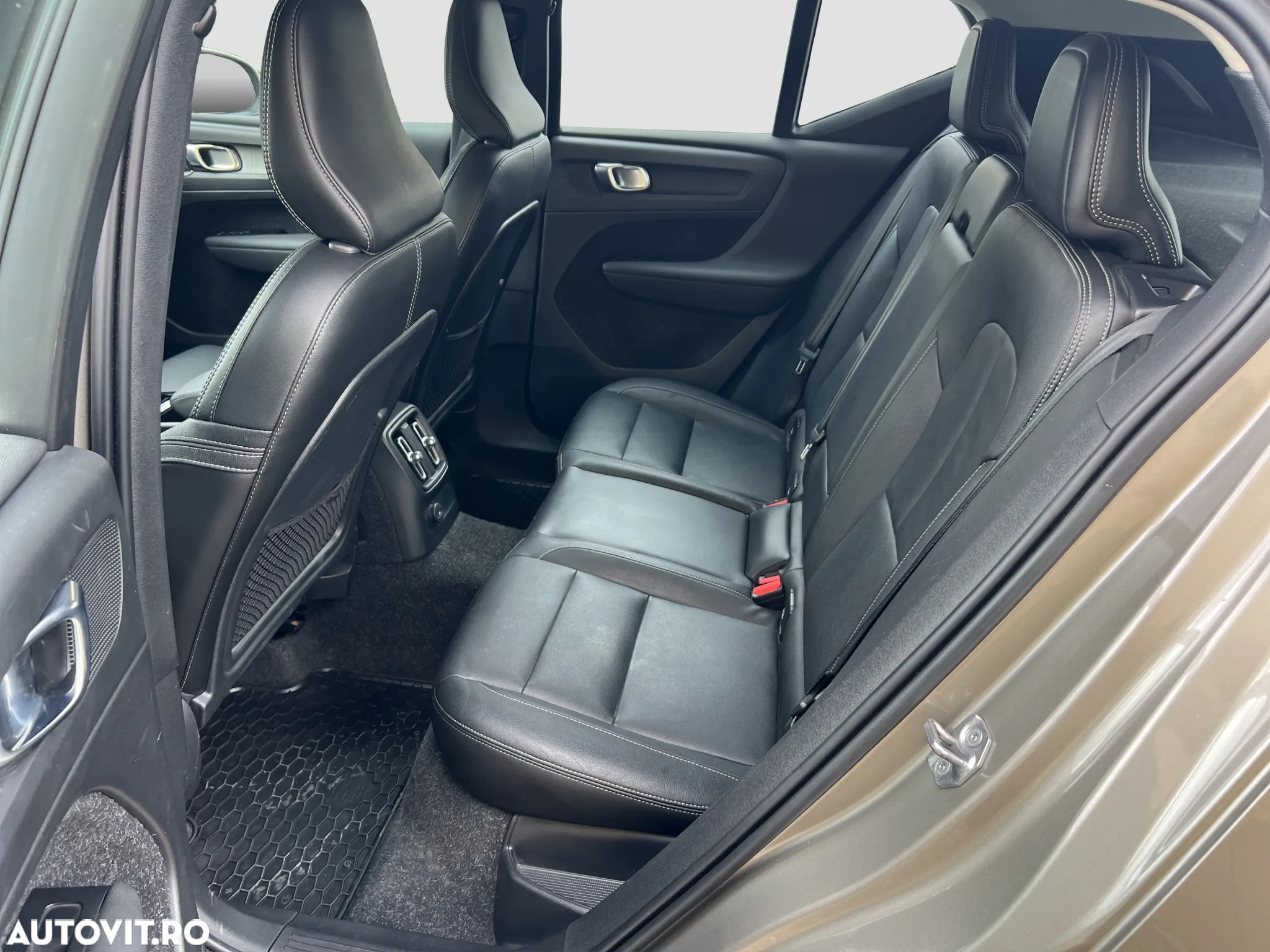 Volvo XC 40 Recharge T4 Twin Engine AT7 Inscription Expression - 13