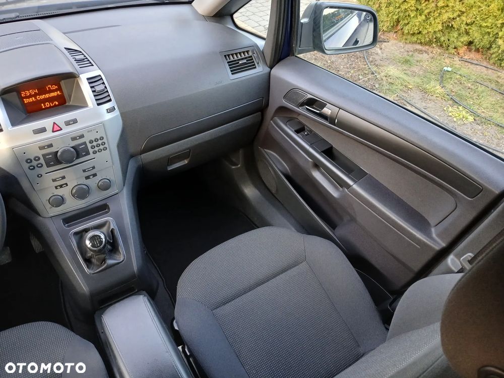 Opel Zafira - 16