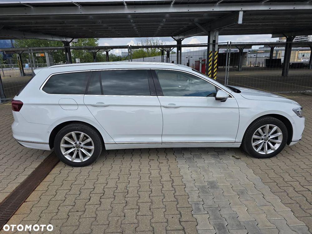 Volkswagen Passat 2.0 TDI SCR DSG 4Motion Elegance - 11