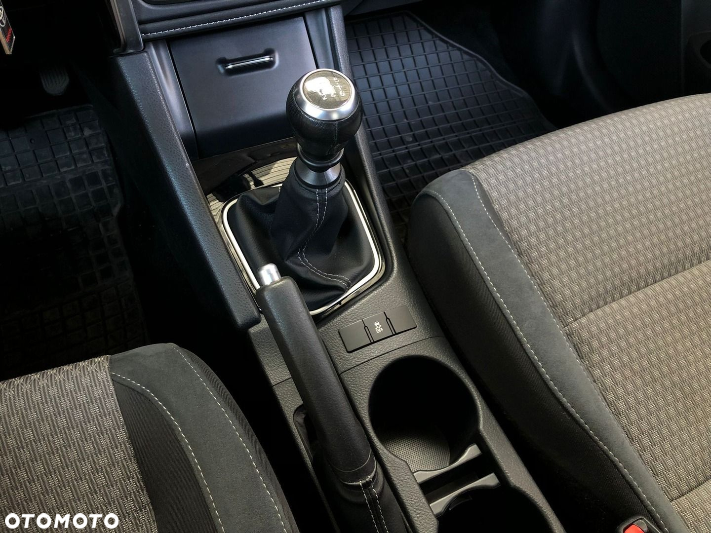 Toyota Auris 1.6 Selection - 21