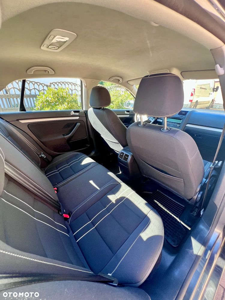 Volkswagen Jetta 1.6 TDI DPF Trendline - 11