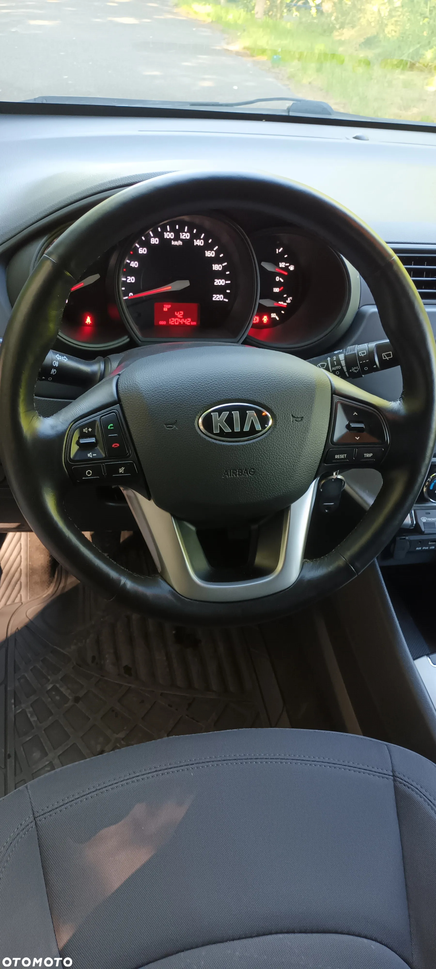 Kia Rio - 8