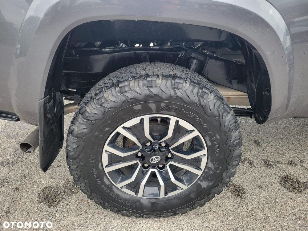 Toyota Tacoma - 17