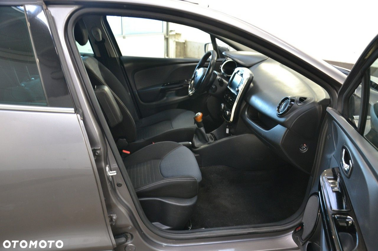 Renault Clio - 23