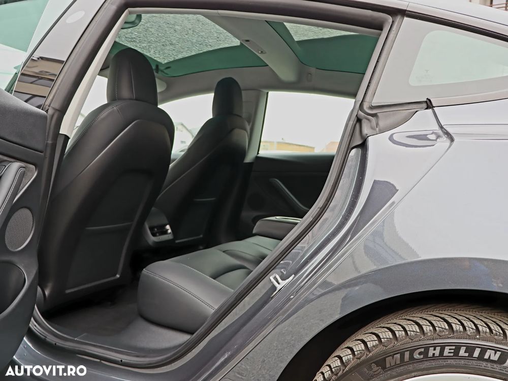Tesla Model 3 AWD Long Range - 21