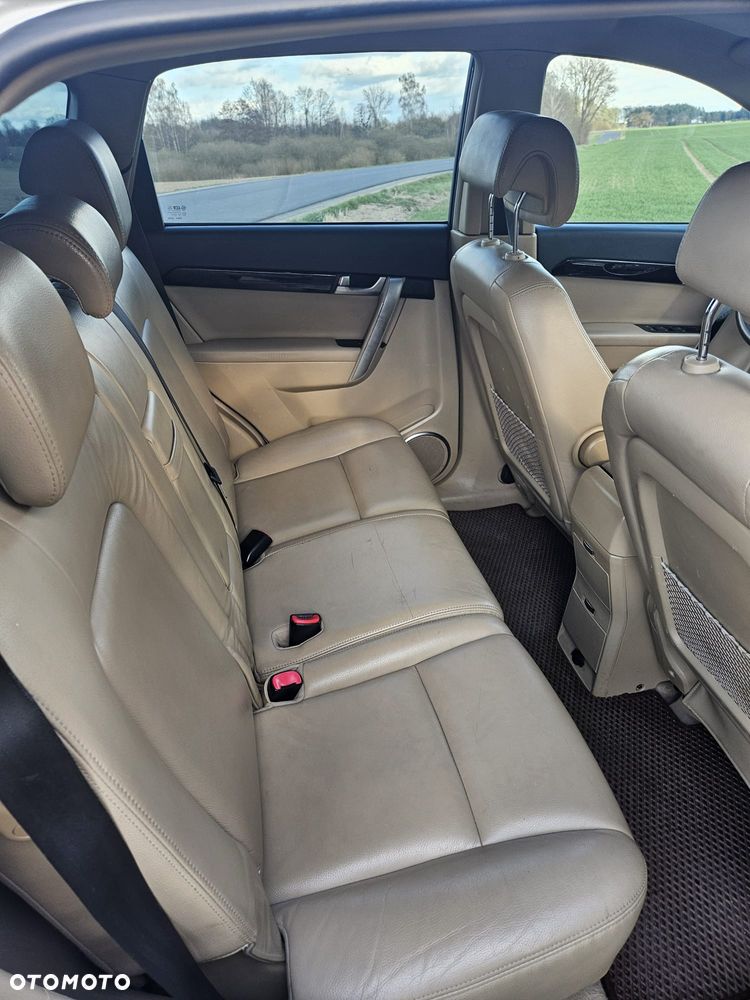 Chevrolet Captiva 3.2 LT (deu) - 11