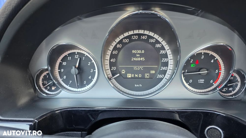 Mercedes-Benz E 250 CDI DPF BlueEFFICIENCY 7G-TRONIC Avantgarde - 26