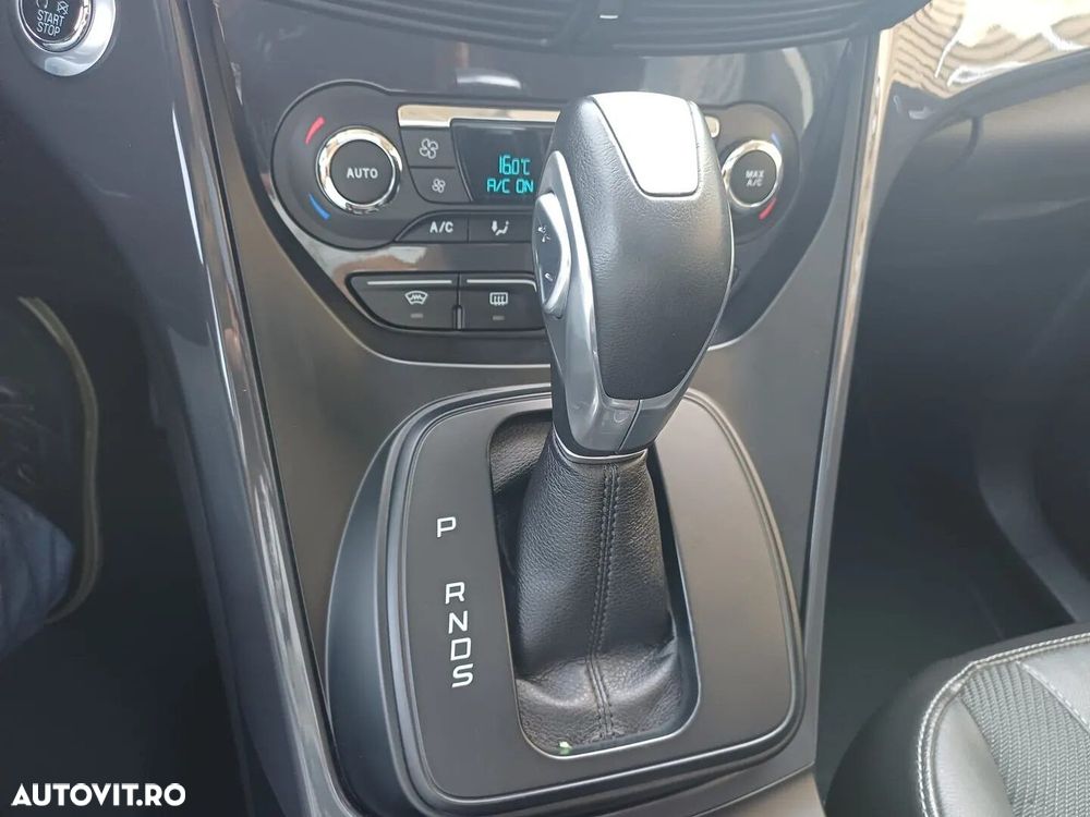 Ford Kuga - 24
