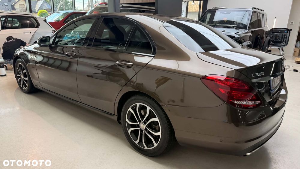 Mercedes-Benz Klasa C 300 7G-TRONIC - 16