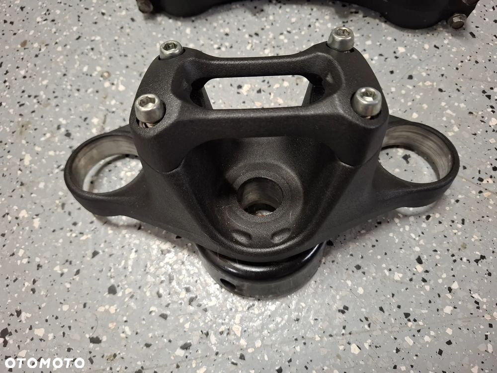 Suzuki GSXS 1000 półka górna dolna - 3