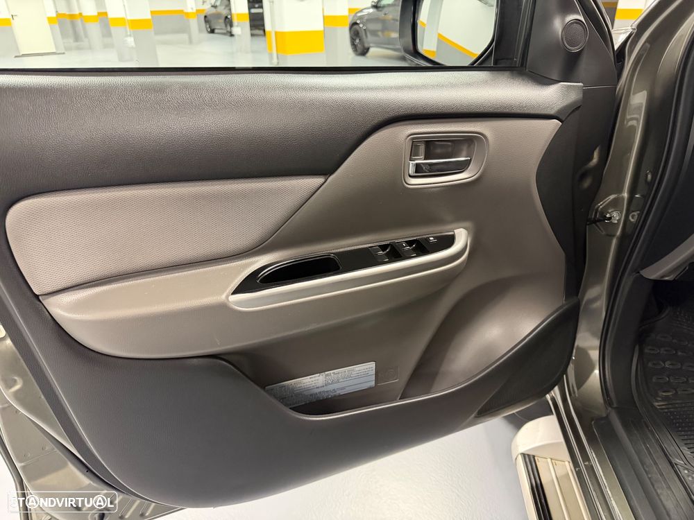 Mitsubishi L200 2.4 DI-D CD Intense Sport Space Cab Strakar 4WD - 10