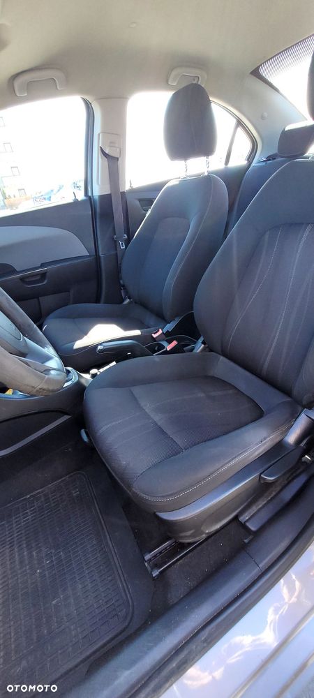 Chevrolet Aveo 1.4 16V LS - 6