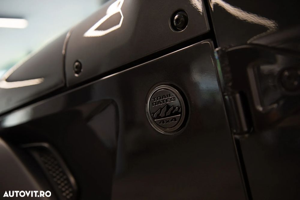 Jeep Wrangler - 12