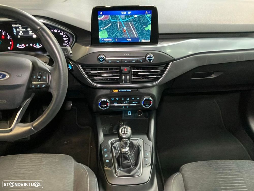Ford Focus 1.0 EcoBoost Active X - 9