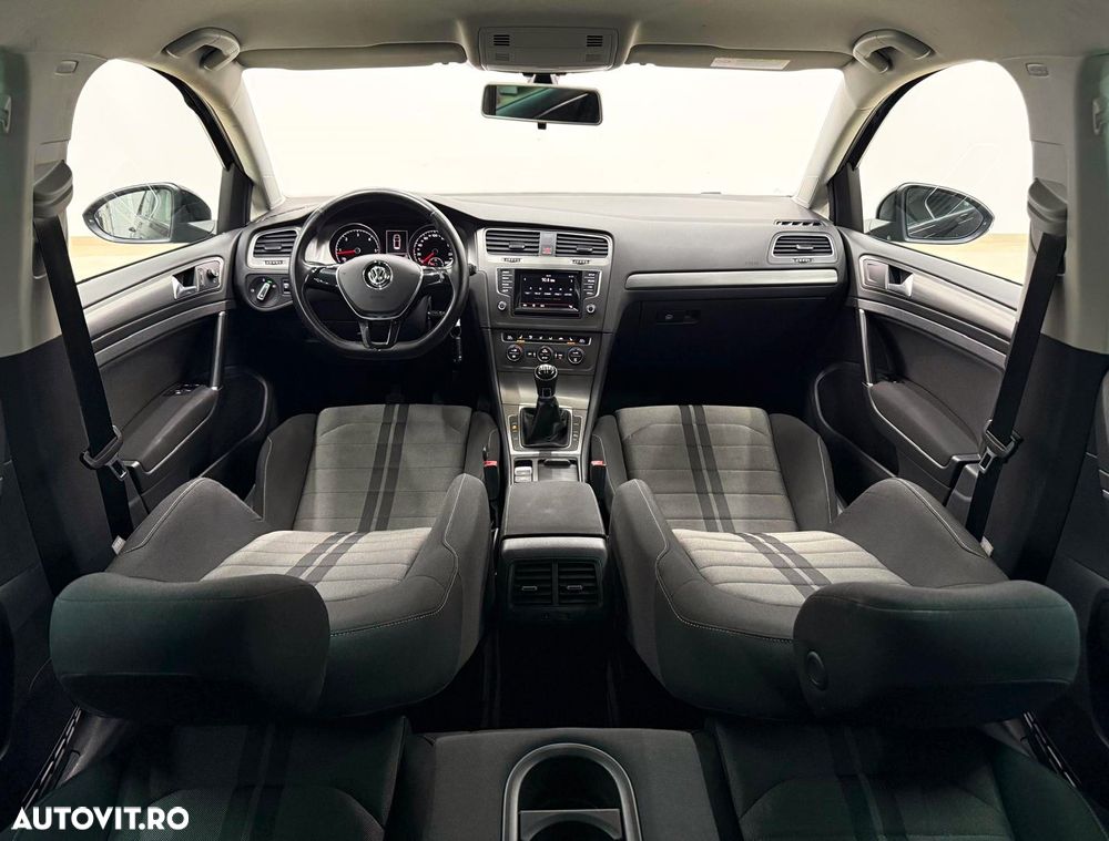 Volkswagen Golf 1.6 TDI DPF Exclusive - 21