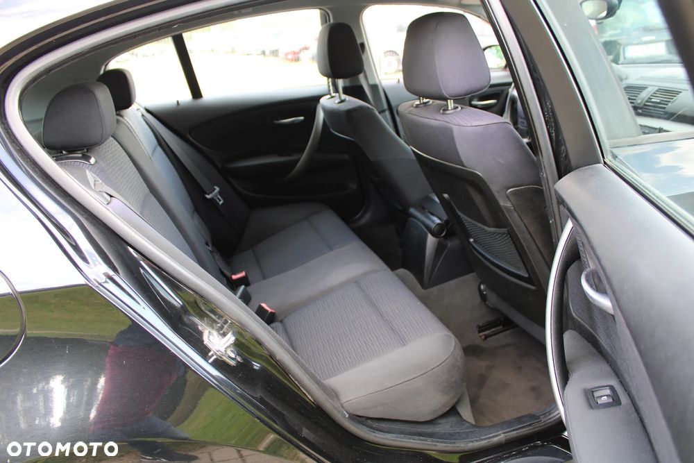 BMW Seria 1 116i - 30