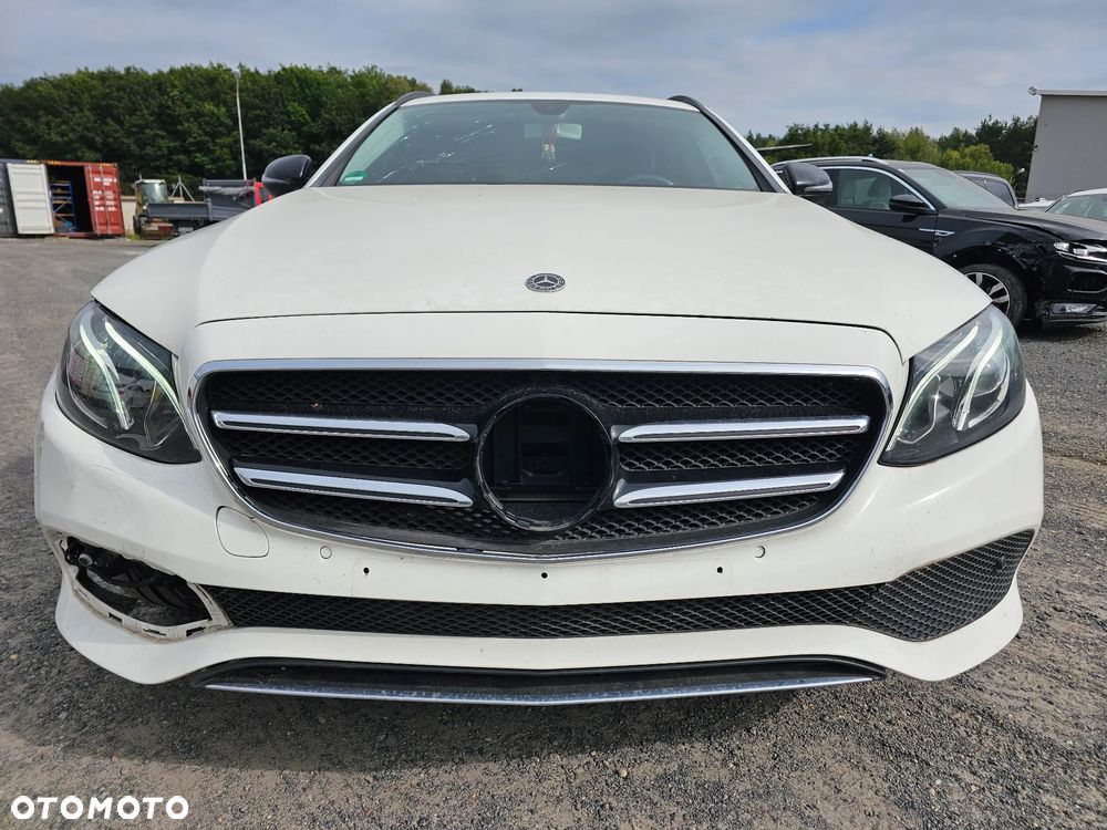 Mercedes-Benz Klasa E 220 d Avantgarde - 3