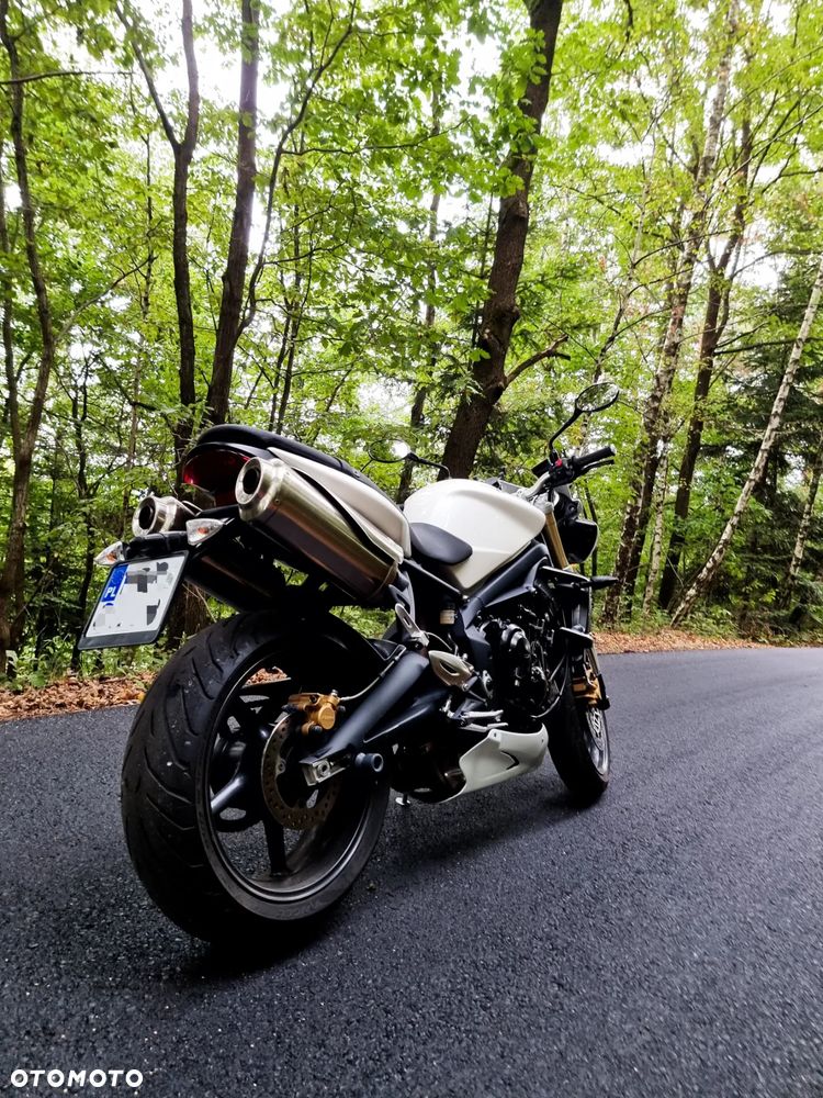 Triumph Street Triple - 8