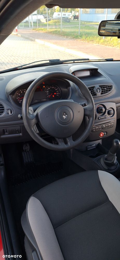 Renault Clio - 7