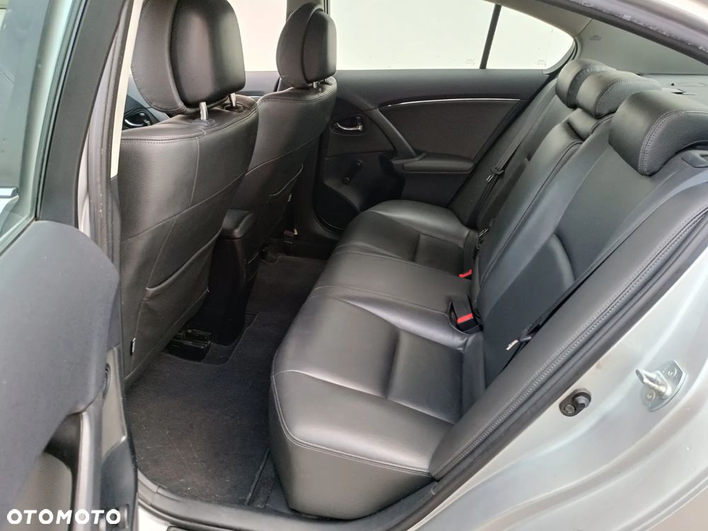 Toyota Avensis 1.6 Comfort - 15