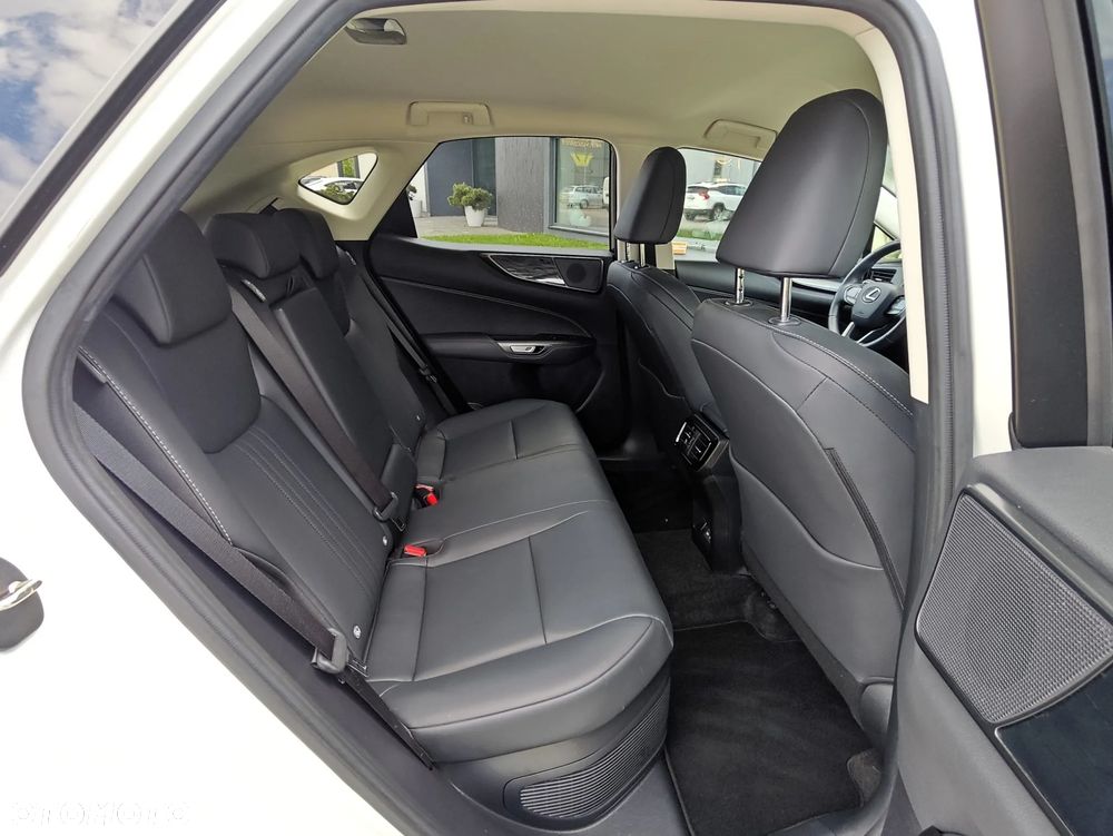 Lexus NX 350h Prestige AWD - 16
