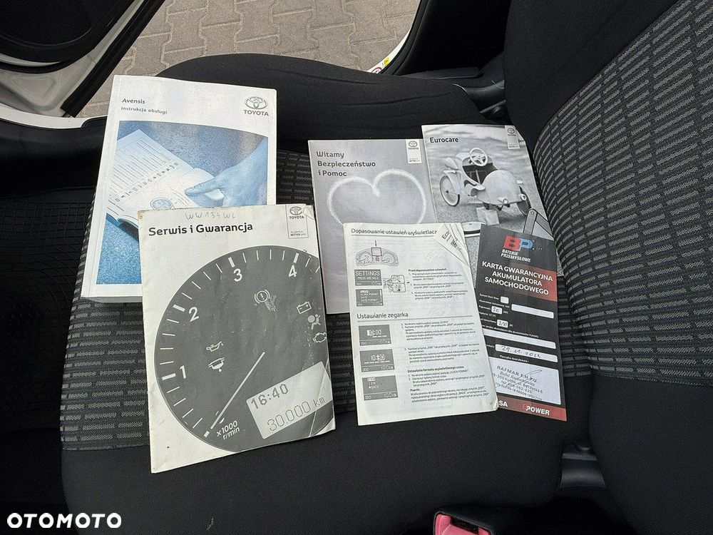 Toyota Avensis 2.0 D-4D Active - 8