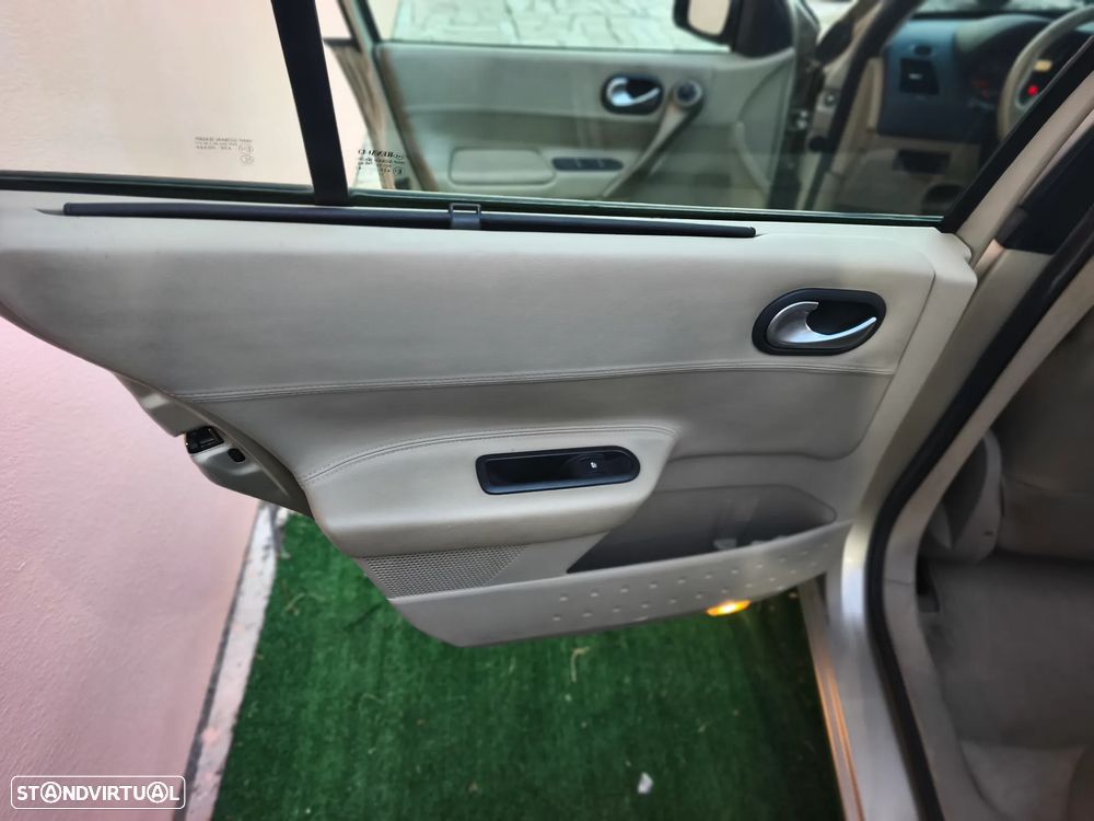 Renault Mégane Break 1.5 dCi Privilège Luxe - 13