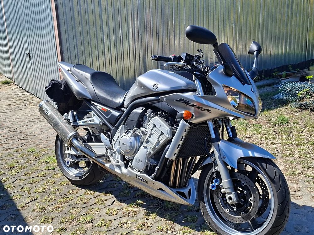 Yamaha FZS - 1