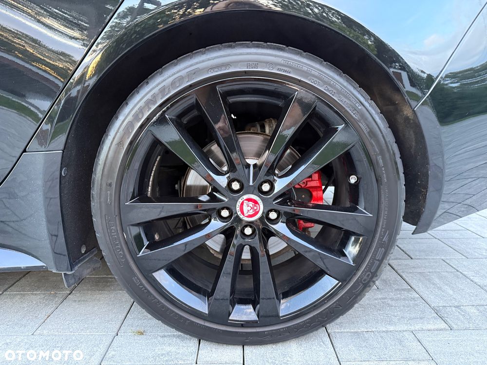 Jaguar XE 2.0 D AWD R-Sport - 26