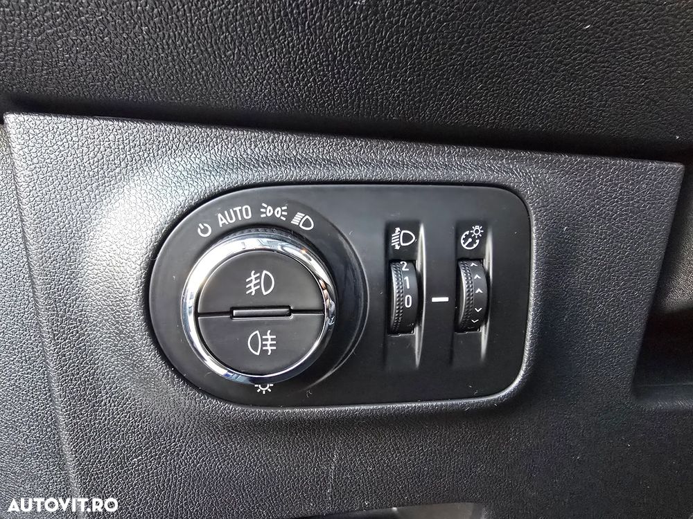 Opel Corsa 1.3 CDTI DPF Sport - 10