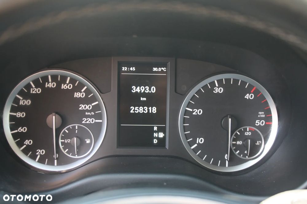 Mercedes-Benz VITO - 13