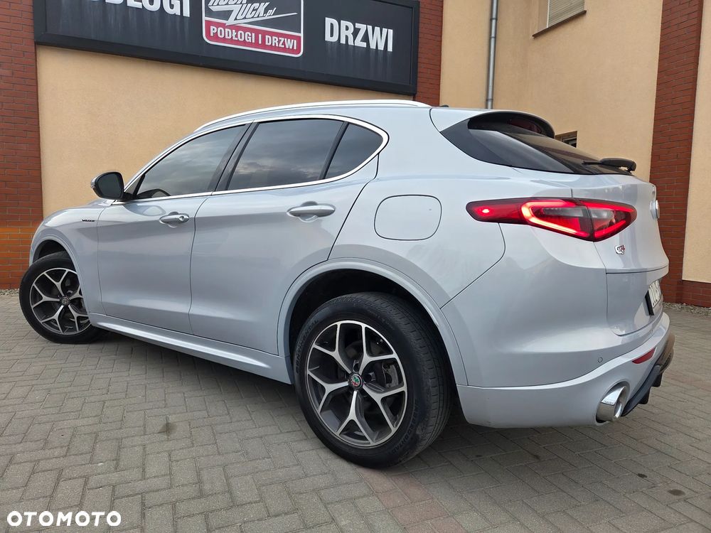 Alfa Romeo Stelvio 2.0 Turbo 16V AT8-Q4 Veloce - 1