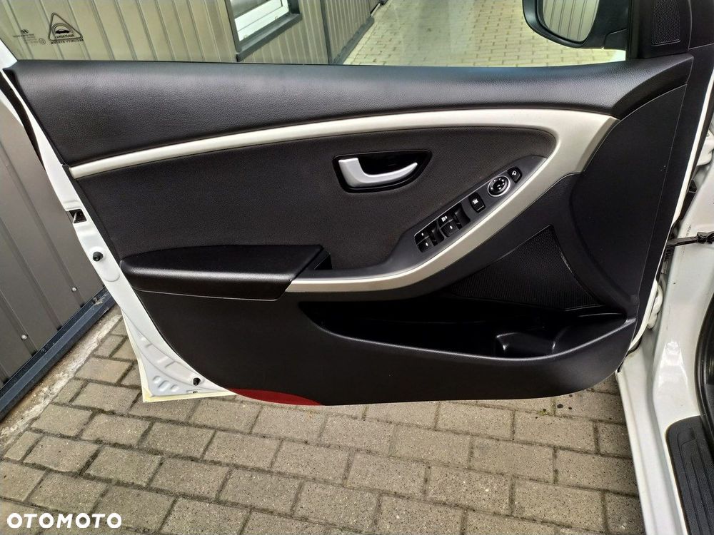 Hyundai i30 1.6 GDI BlueDrive Comfort - 14