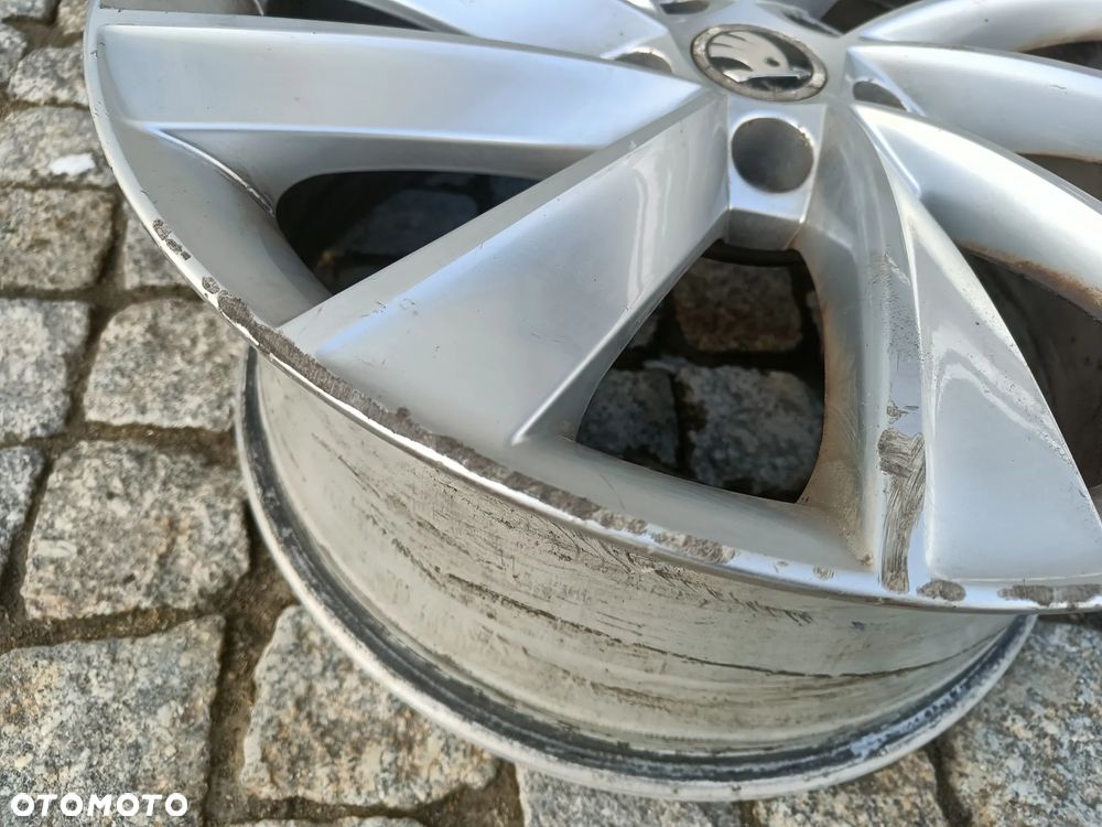 Felga aluminiowa 18 Skoda Superb 3 III 8Jx18H2 ET44 3V0601025AL - 9