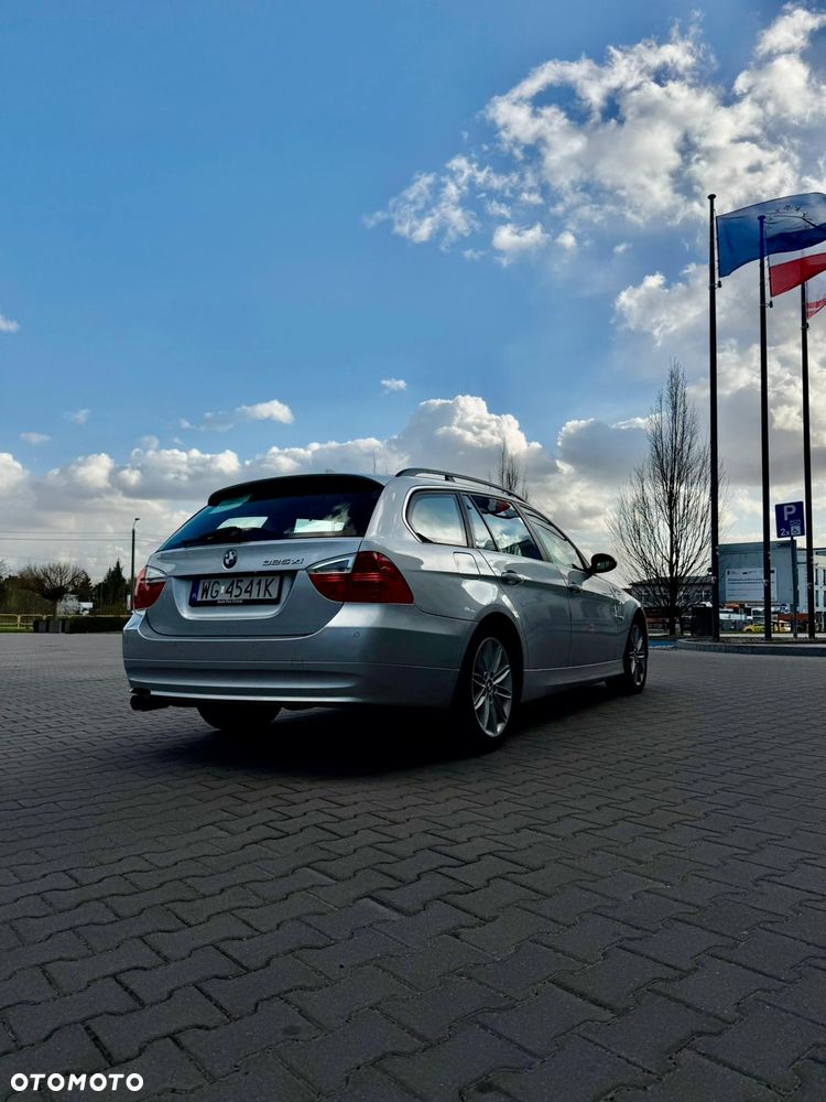 BMW Seria 3 325i xDrive - 4