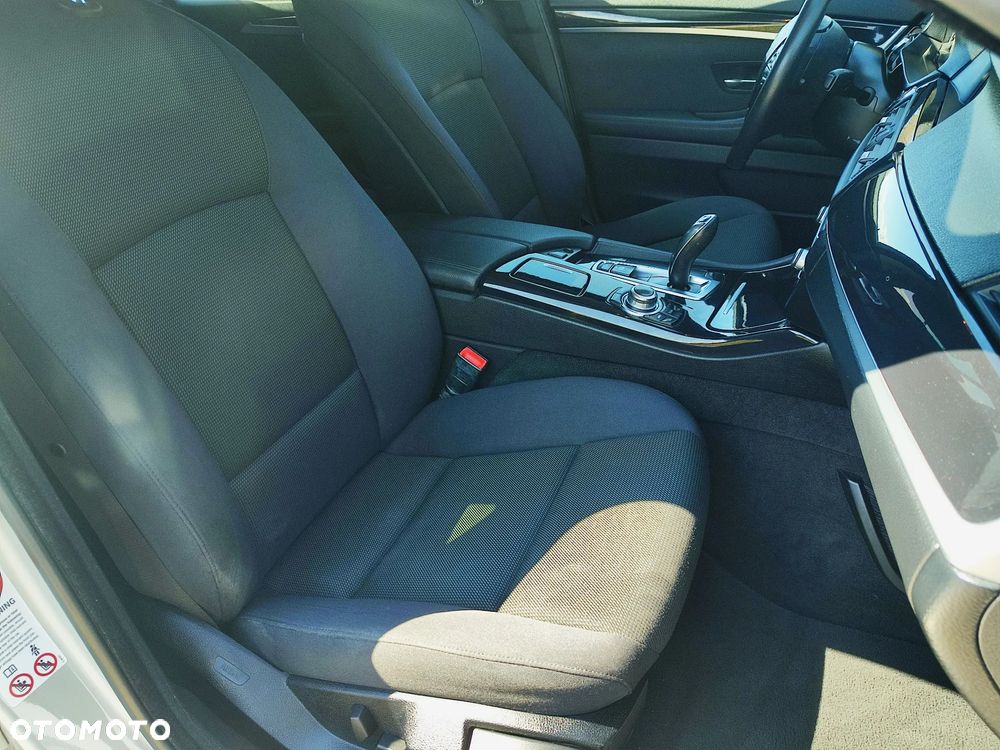 BMW Seria 5 520d - 39