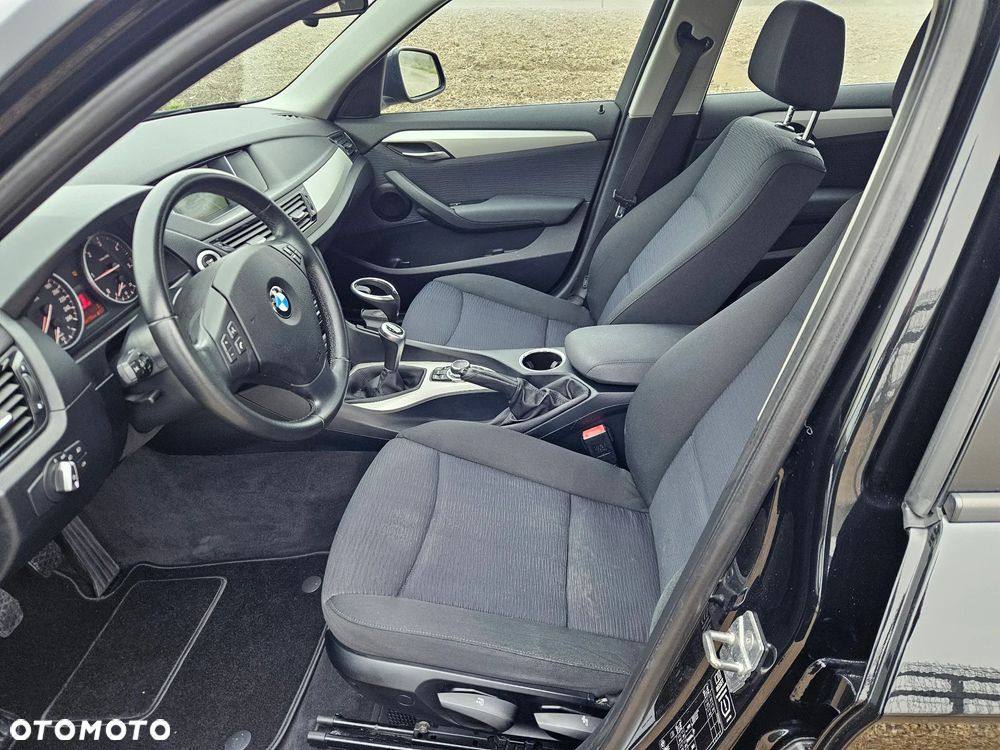 BMW X1 sDrive18d xLine - 24