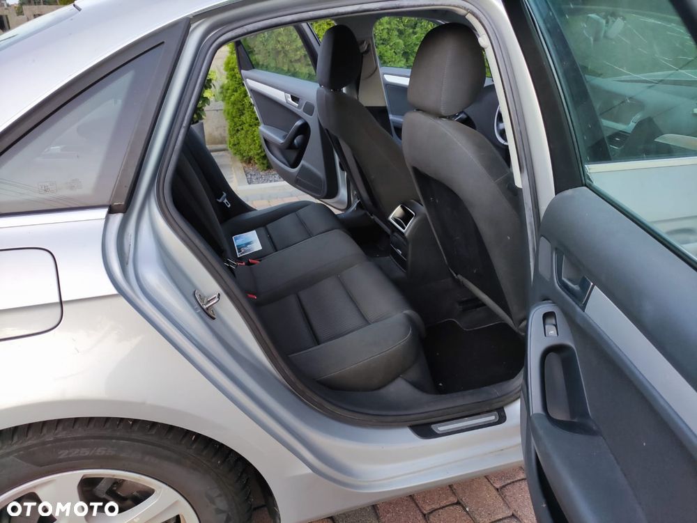 Audi A4 Limousine 2.0 TDI 112g DPF Ambiente - 26