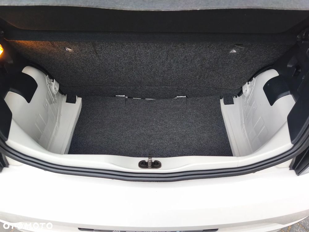 Volkswagen up! club - 25