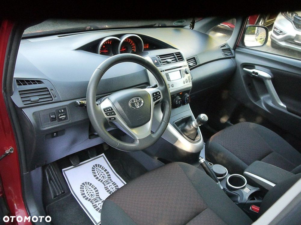 Toyota Verso 1.6 - 20