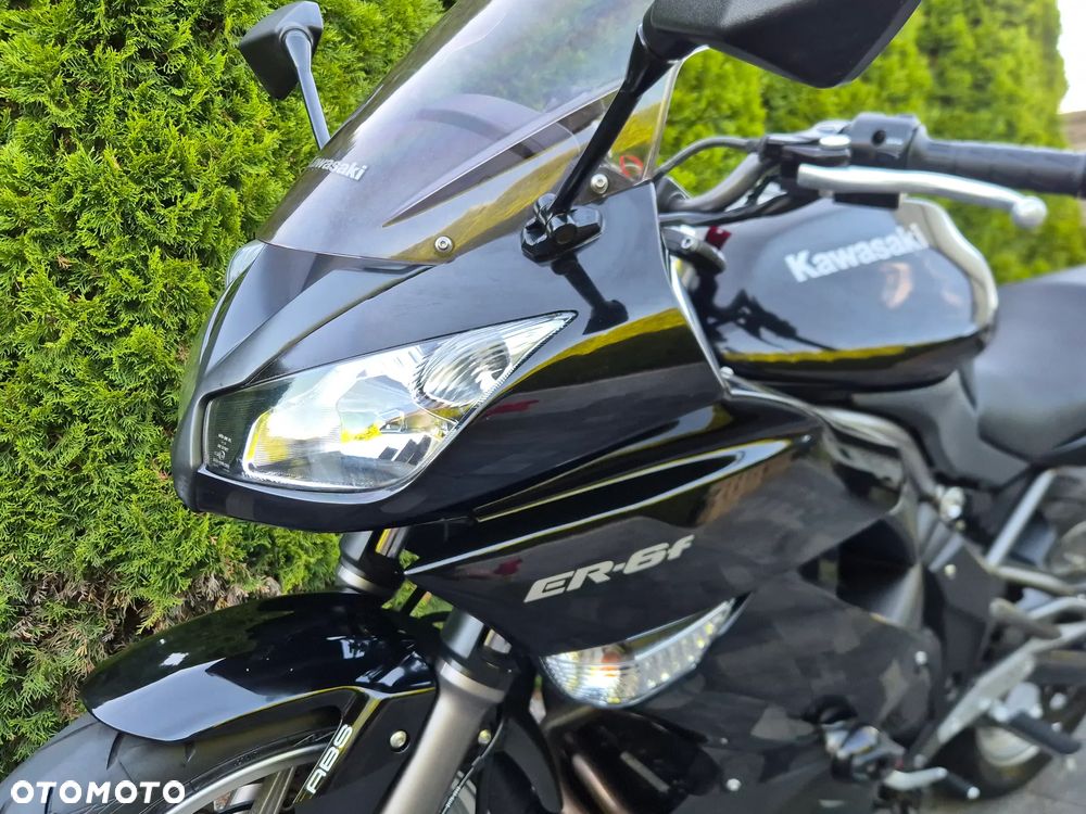Kawasaki ER - 25