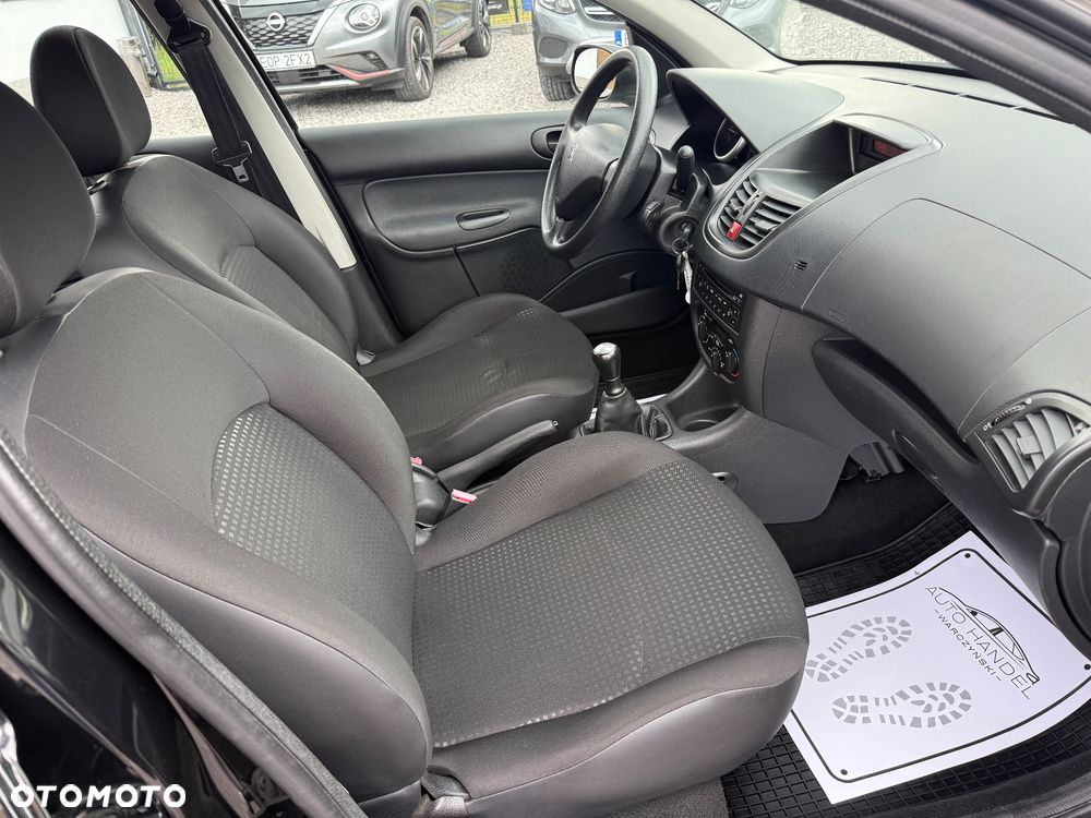 Peugeot 206 plus 75 - 12