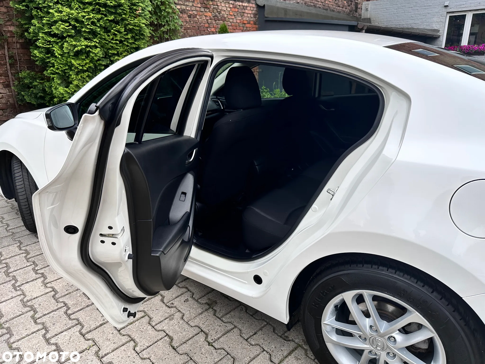 Mazda 3 2.0 Skyenergy EU6 - 25