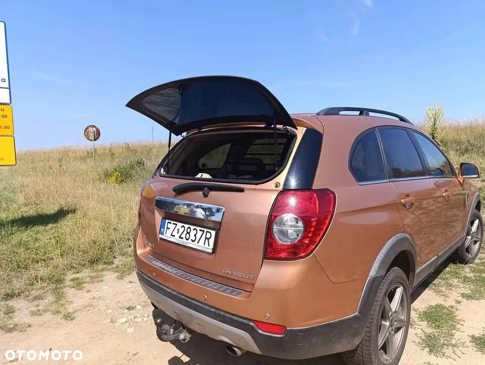 Chevrolet Captiva 2.0 4WD 7 Sitzer Automatik LT Exclusive - 4